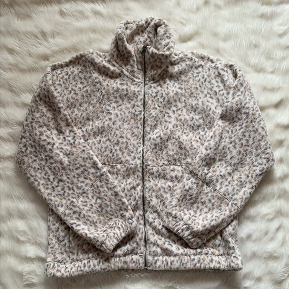 Abercrombie & Fitch Sherpa Full-Zip Jacket in Cream Animal Pattern